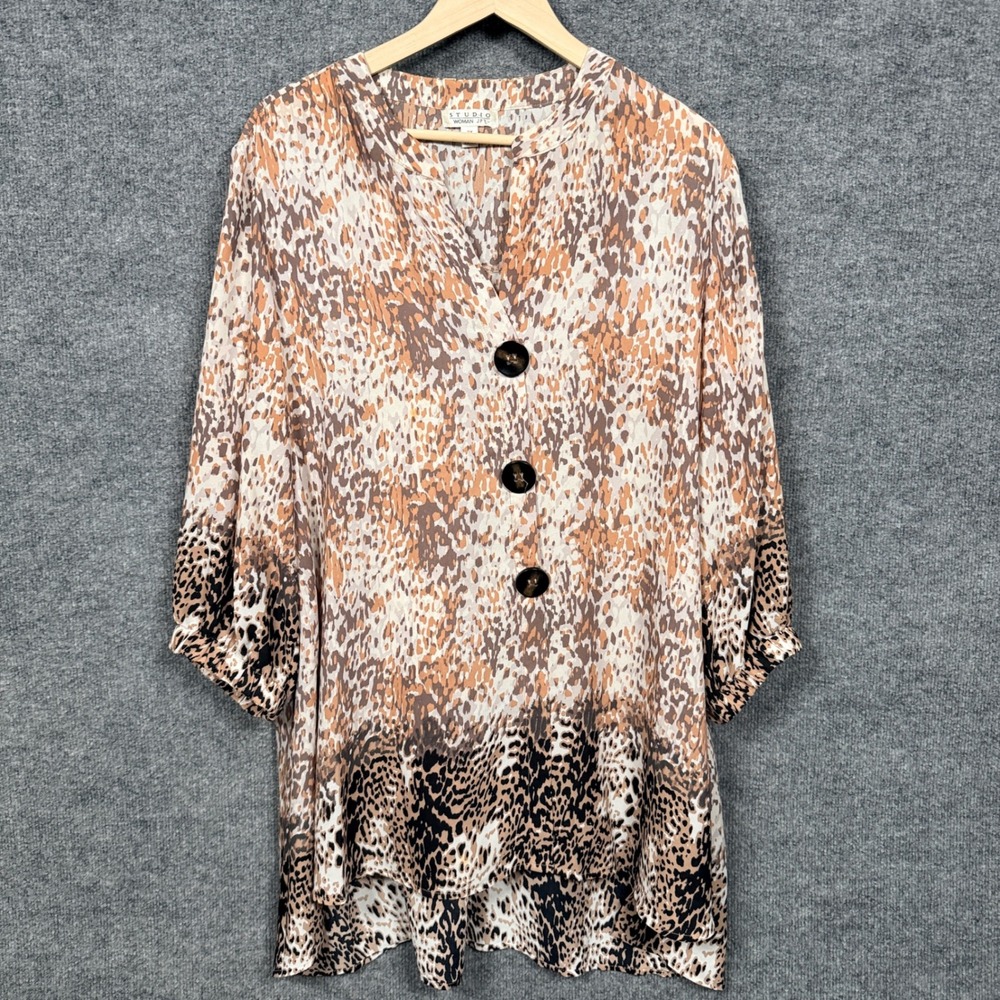 Studio Womens Plus Size 2X Tunic‎ Top Tan Buttons Animal Print Lightweight
